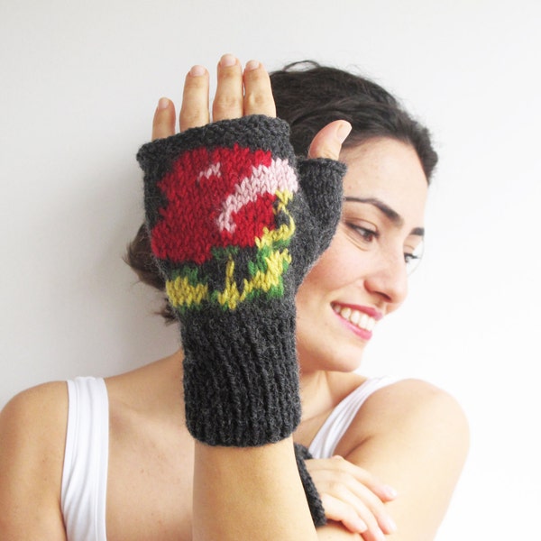 Fingerless Gloves with Rose Pattern