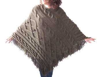 Poncho en laine, poncho en tricot surdimensionné, poncho grande taille, poncho vert armée, poncho en tricot torsadé de laine, poncho couverture, tenue en tricot de laine