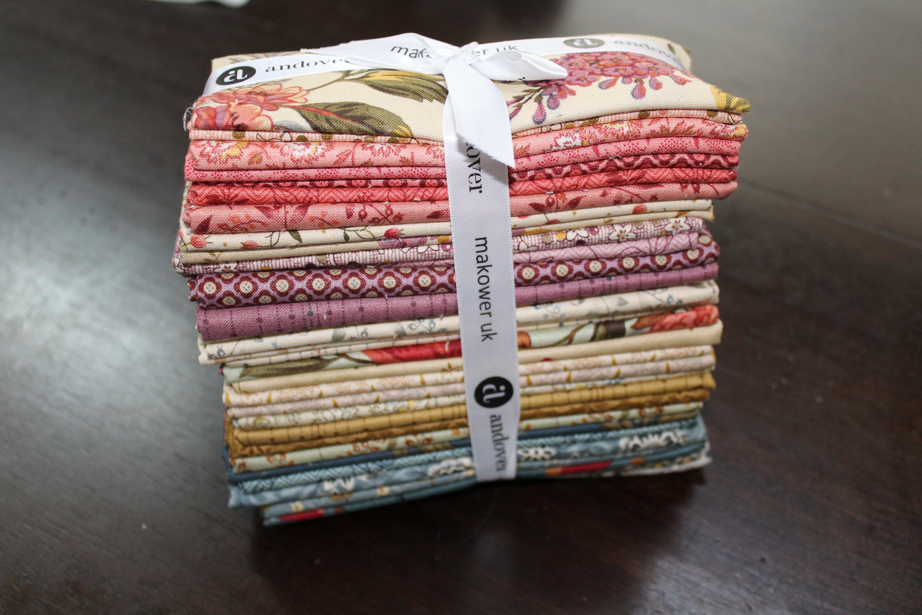 The Seamstress Fat Quarter Fabric Bundle - Andover Fabric - Edyta Sitar  Laundry Basket Quilts Fabric Collection - 1/4 Yard Set of 36 Fabrics