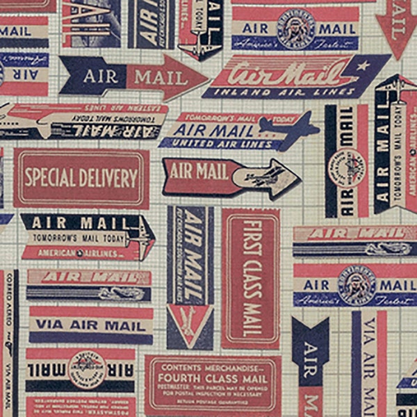 Correspondance - étiquettes de poste aérienne rouges - tissu Tim Holtz - demi-yard - tissu de courtepointe en coton rouge et bleu blanc cassé patriotique PWTH0418REDX