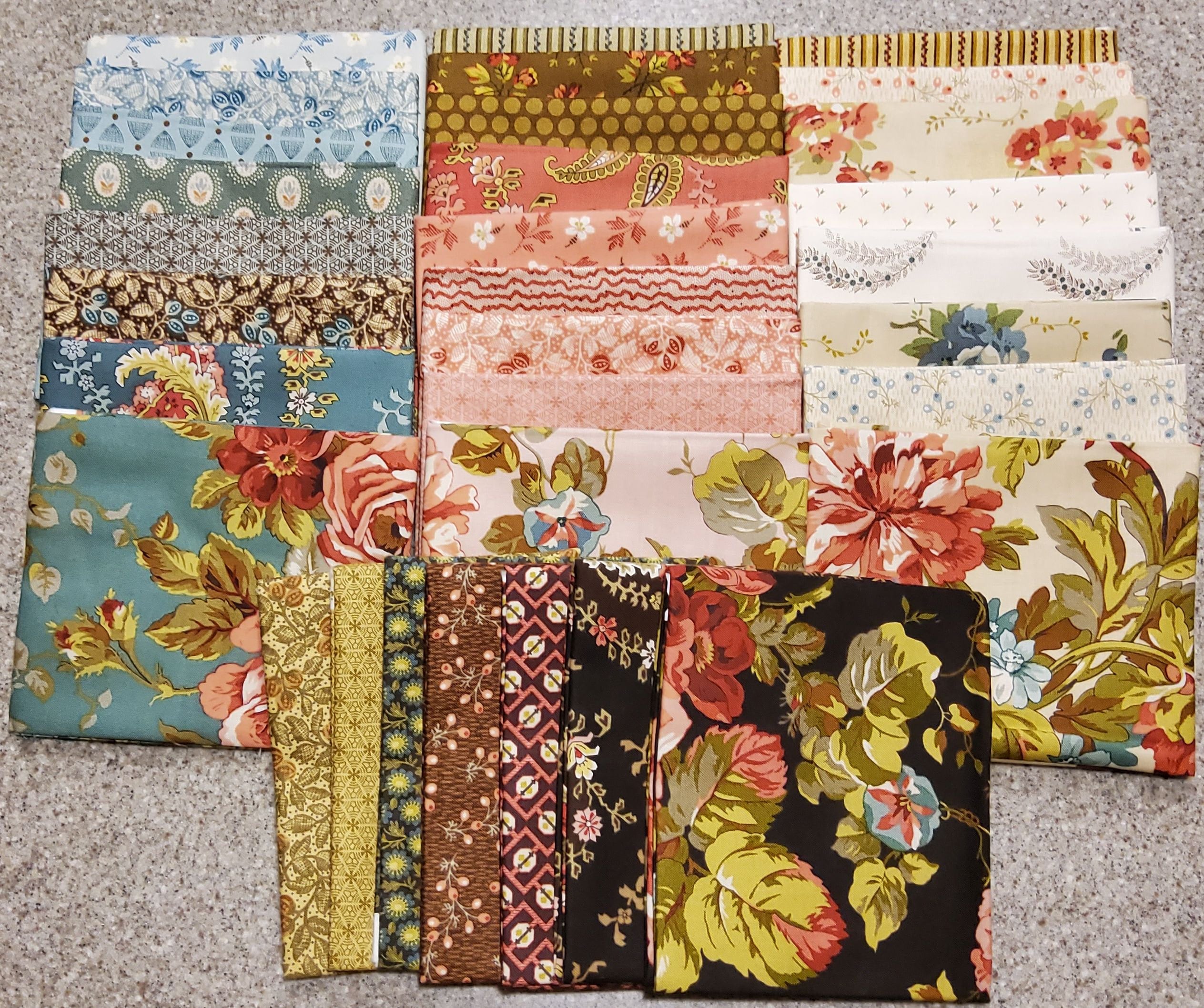 Primrose Hoop Cerulean - Edyta Sitar - PER QUARTER METRE Primrose Hoop Cerulean - Edyta Sitar - PER QUARTER METRE