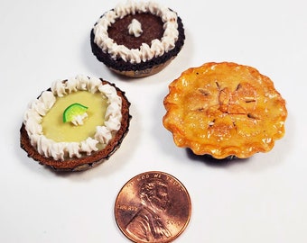 Miniature Dollhouse bottle cap Pie