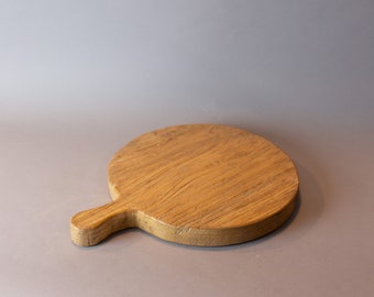 Handmade Elmwood Round Breadboard | 18” Light Wood Serving Board – Clean, Minimal, Beach-Inspired Look