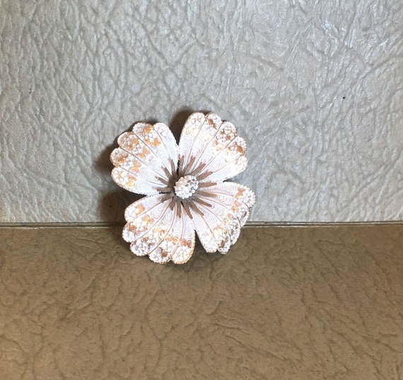 Flower Pin, Vintage Flower Brooch, Vintage Capri … - image 3