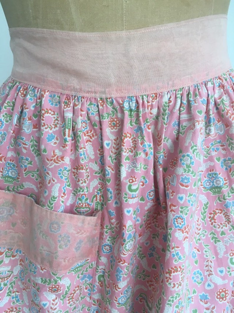 SALE Sweet Vintage Apron for the Hostess with the Mostest Cute Pink Print