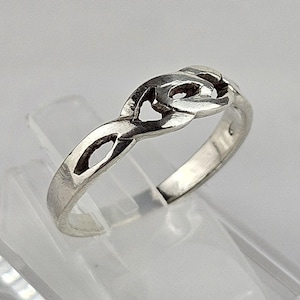 Silver Celtic Knot Band Ring. P1/2 UK / 8.25 US. Vintage