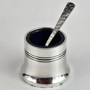 Versilberter Senftopf mit blauer Glaseinlage & Löffel. Sammlerstück. Jahrgang.