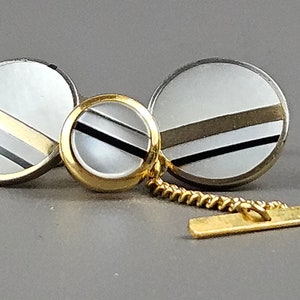 Gentleman&#39;s Set of Tie Tack & Cufflinks in  Gold-Tone. Vintage.
