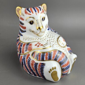 Bengal Tiger Cub Royal Crown Derby Imari Paperweight, Golden Stopper, LVI Vintage 1993