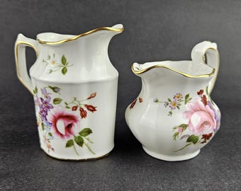 Jarras de crema Royal Crown Derby con el diseño Derby Posies, piezas de colección vintage.