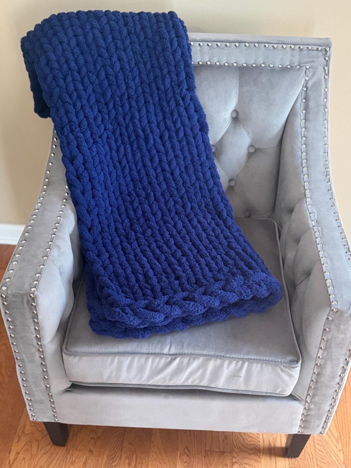 Navy blue chunky knit throw blanket hotsell