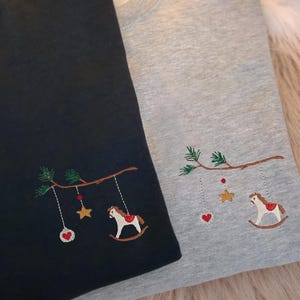 Eleganter Weihnachtspullover Damen bestickt mit Ornamenten – festlicher Pulli für Weihnachten, Geschenk Freundin oder Frau