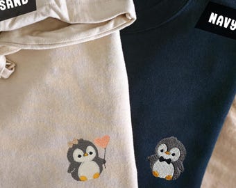 Pinguin Paar Hoodie bestickt | Partner Pullover Liebe | Jahrestagsgeschenk Paare | Lustiger Couple Hoodie Herz | Geschenk Freundin Freund