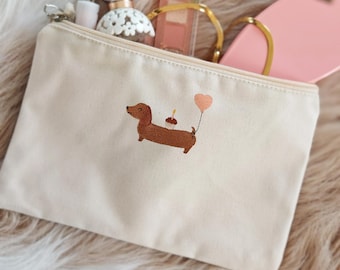 Kosmetiktasche Hund | Geschenk für Dackelliebhaber | Makeup Tasche Dackel bestickt | Schminktasche Dackel | Geburtstagsgeschenke Freundin
