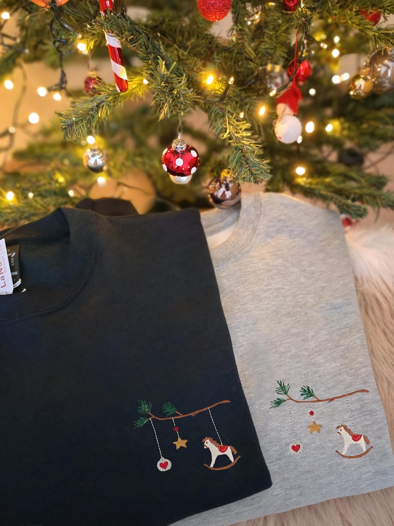 Eleganter Weihnachtspullover Damen bestickt mit Ornamenten – festlicher Pulli für Weihnachten, Geschenk Freundin oder Frau