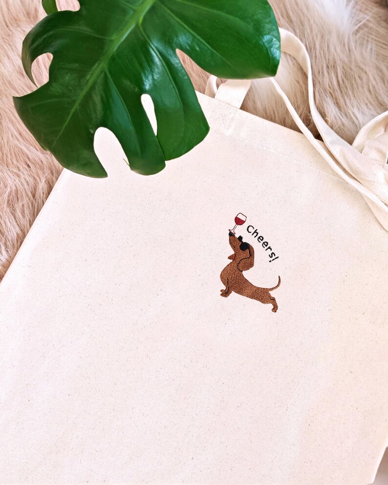 Jutebeutel mit Dackel bestickt – Geschenk für Hundeliebhaber