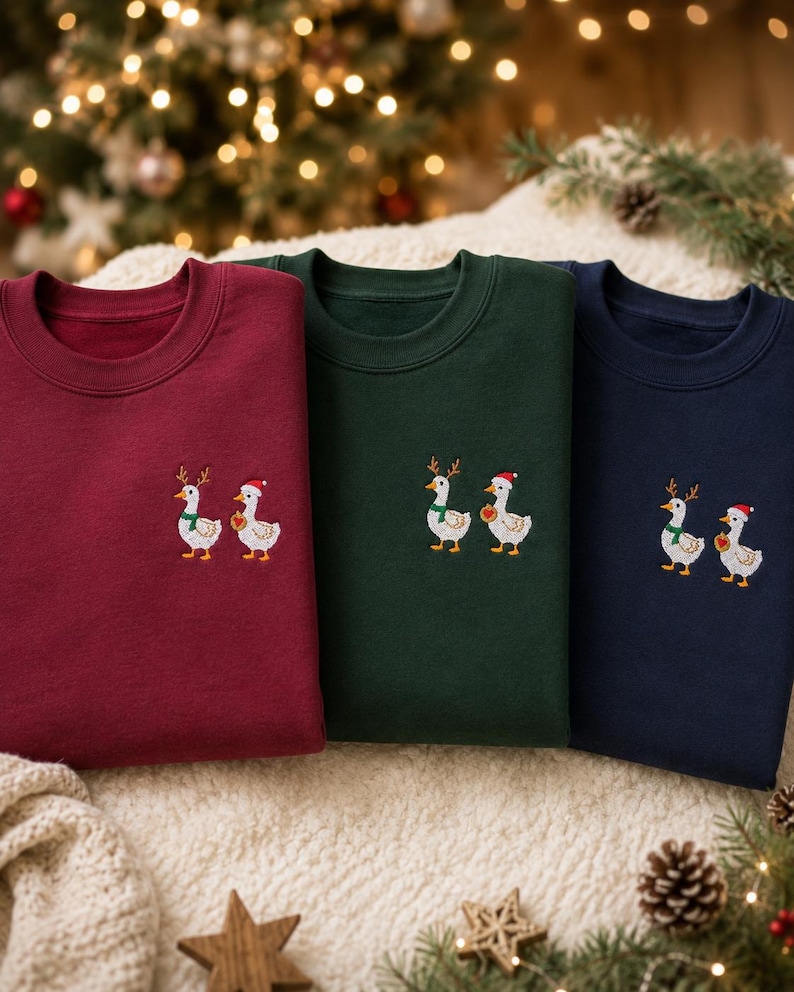 Bestickter Weihnachtspullover mit lustigem Enten-Motiv, gemütlicher Weihnachts Hoodie als Geschenk für Tierliebhaber.
