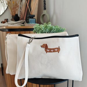 Kosmetiktasche mit Dackelmotiv und Herz-Wimpeln
