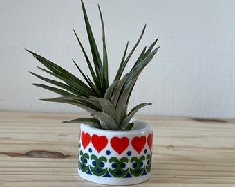 Funny Designs Tiny Candlestick Holder Folk Hearts Made in West Germany Air Plant Stand Tilandsia Holder