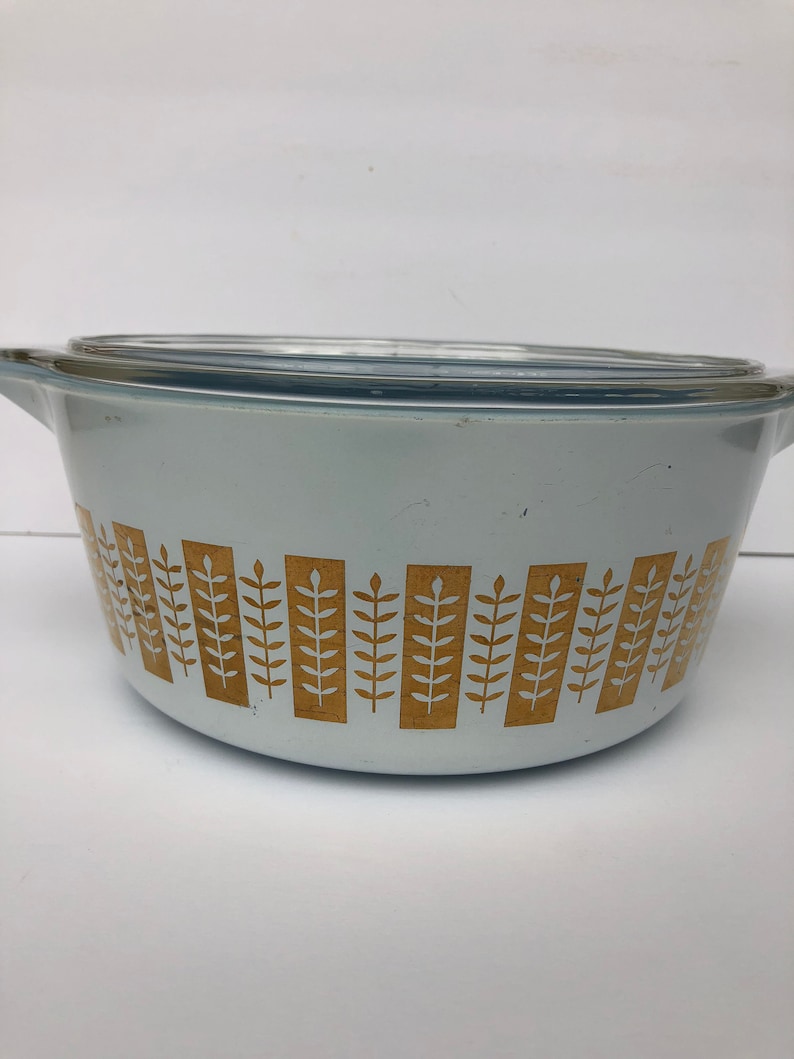 Pyrex Gourmet Gold Branches Promotional 2.5 Quart Casserole Dish with Lid Delphite Blue Glass 1961 Hard to Find