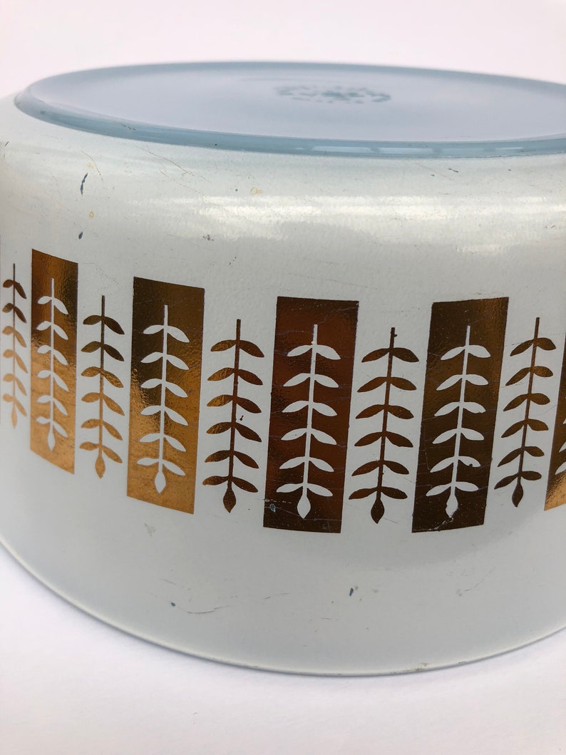 Pyrex Gourmet Gold Branches Promotional 2.5 Quart Casserole Dish with Lid Delphite Blue Glass 1961 Hard to Find