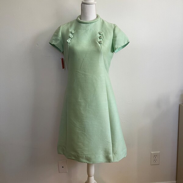 Vintage Cream Garden Shift Dress main image 0