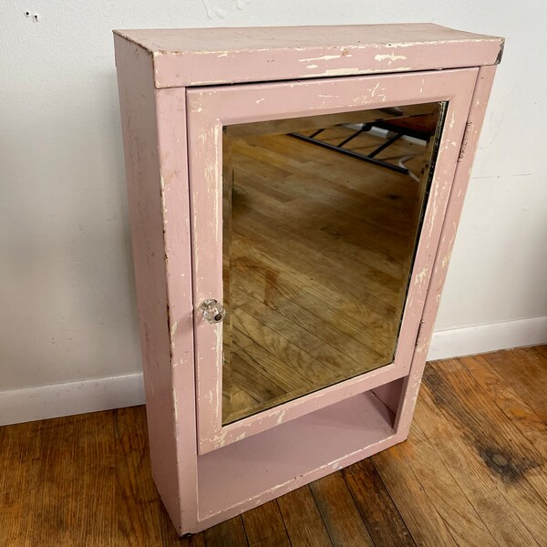 Mid Century Mirrored Surface Mount Medicine Toiletries Cabinet Shabby Pink Beveled Mirror Glass Shelves