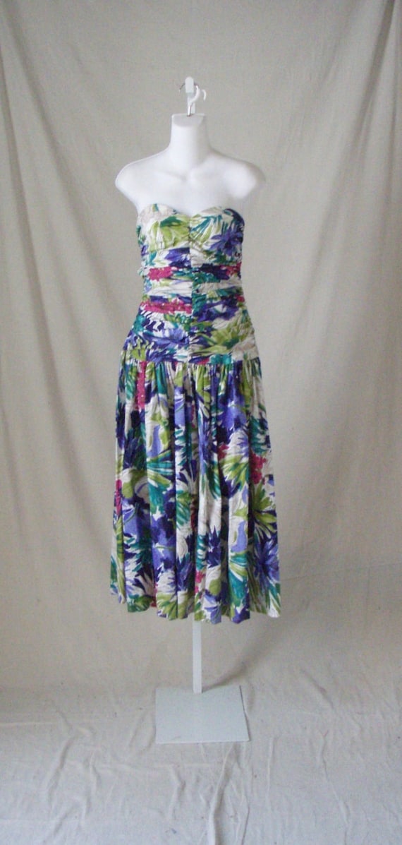 1980s Hawaiian Floral Strapless Party Dress Ruche… - image 2