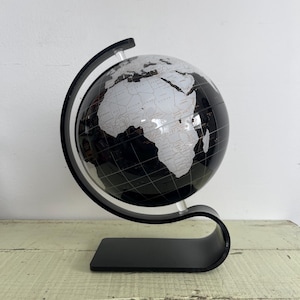 vintage Spherical Concepts Support globe terrestre rond en lucite noir et blanc, élégant et moderne