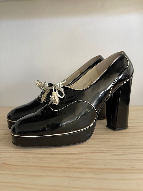 Vintage Shoes Stacked Heel Oxfords MOD Black and … - image 4