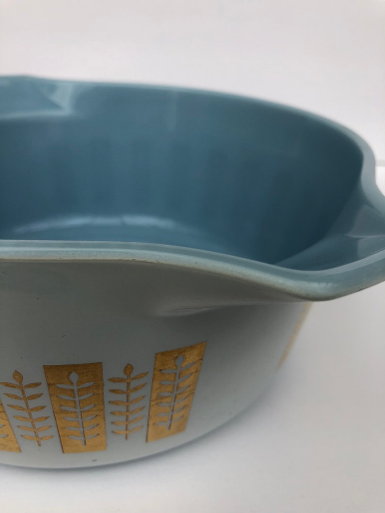 Pyrex Gourmet Gold Branches Promotional 2.5 Quart Casserole Dish with Lid Delphite Blue Glass 1961 Hard to Find