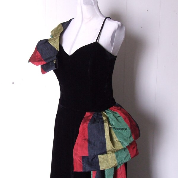 Black Velvet Stripe Formal Red Carpet Dress Vintage Size 16