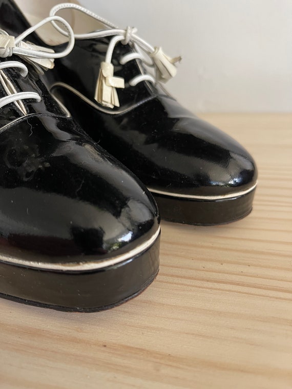 Vintage Shoes Stacked Heel Oxfords MOD Black and … - image 9