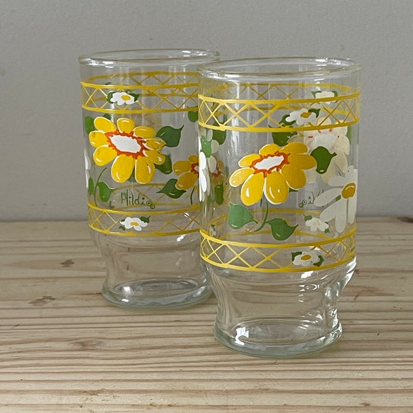 Anchor Hocking Hildi Flat Juice Glass Sips Set of Two Yellow Daisy Retro