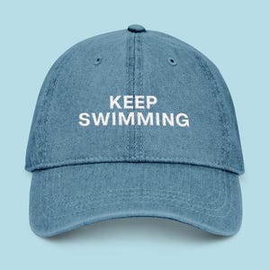 Broderad KEEP SWIMMING-mössa, badfan-merchandise, broderad vintage-basebollkeps, broderad K-pop-fankonsert, ARMÉ-konsertpresent