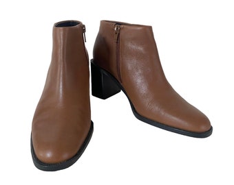 Ladies Size 6M Dark Tan Leather Ankle Boots