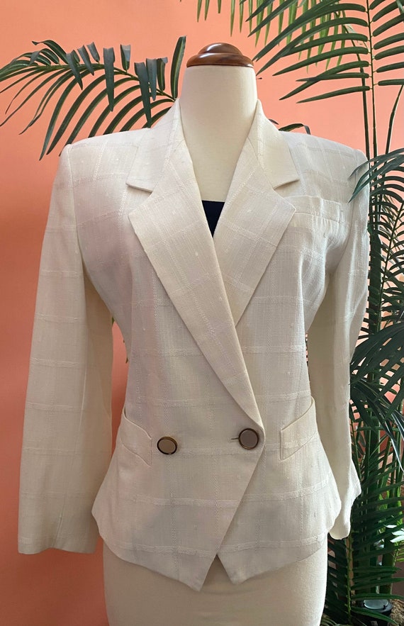 Ladies Size 4 Petite Cream Colored Linen Blazer