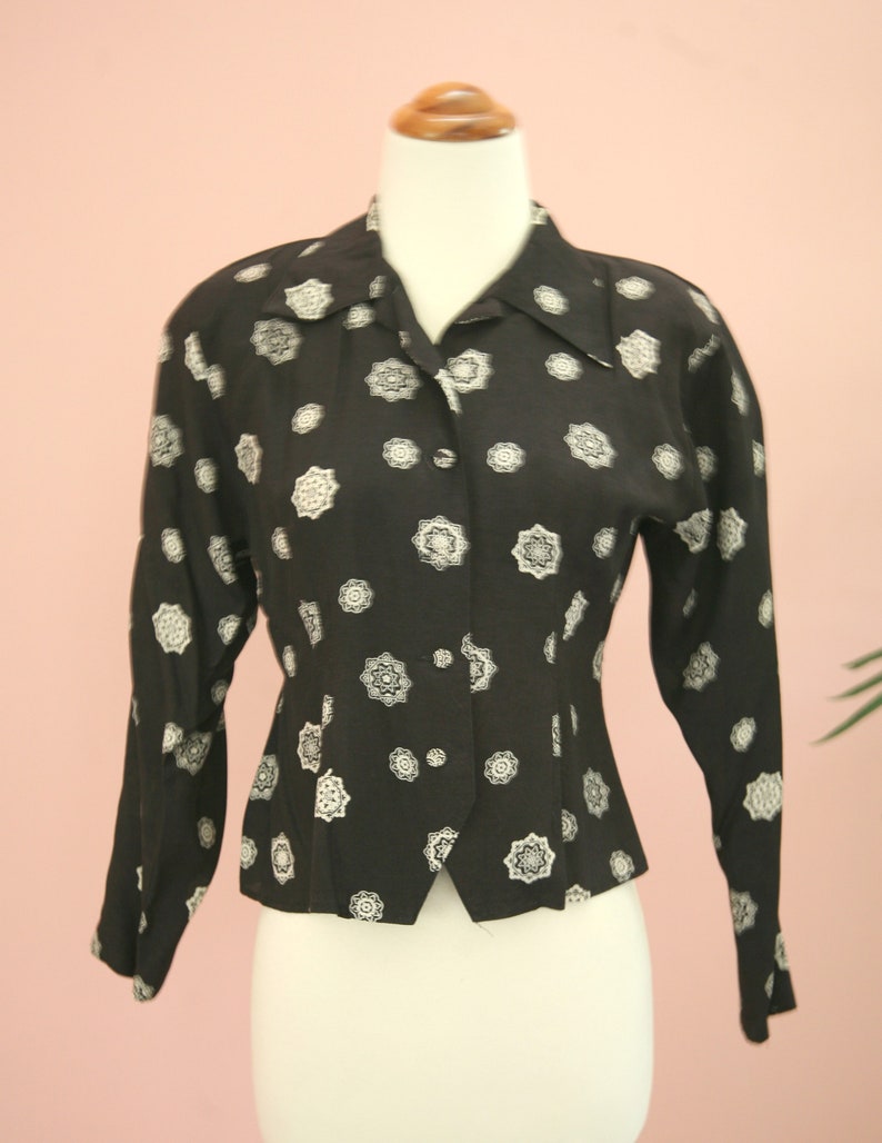 Ladies Black and Ivory Long Sleeve Blouse Circa 1980/'s