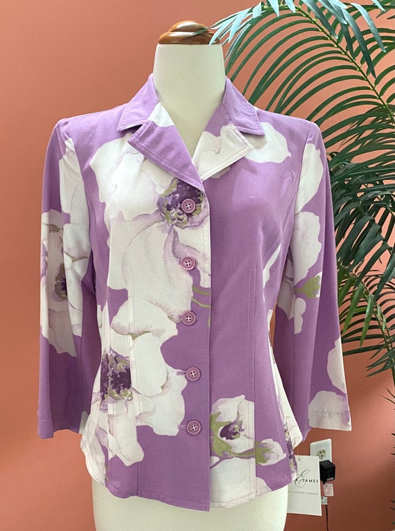 Ladies Size 6 Lilac-Colored Floral Lightweight Spr