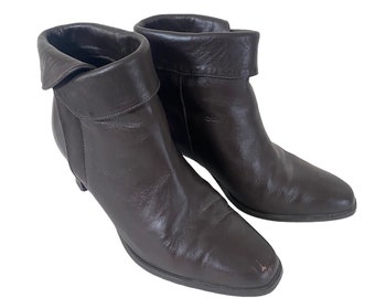 Ladies Size 6M Dark Chocolate Leather Ankle Boots