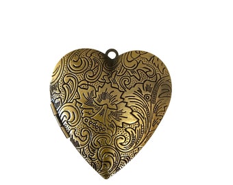 Antiqued Brass Etch Heart Locket Pendant 42M X 40MM