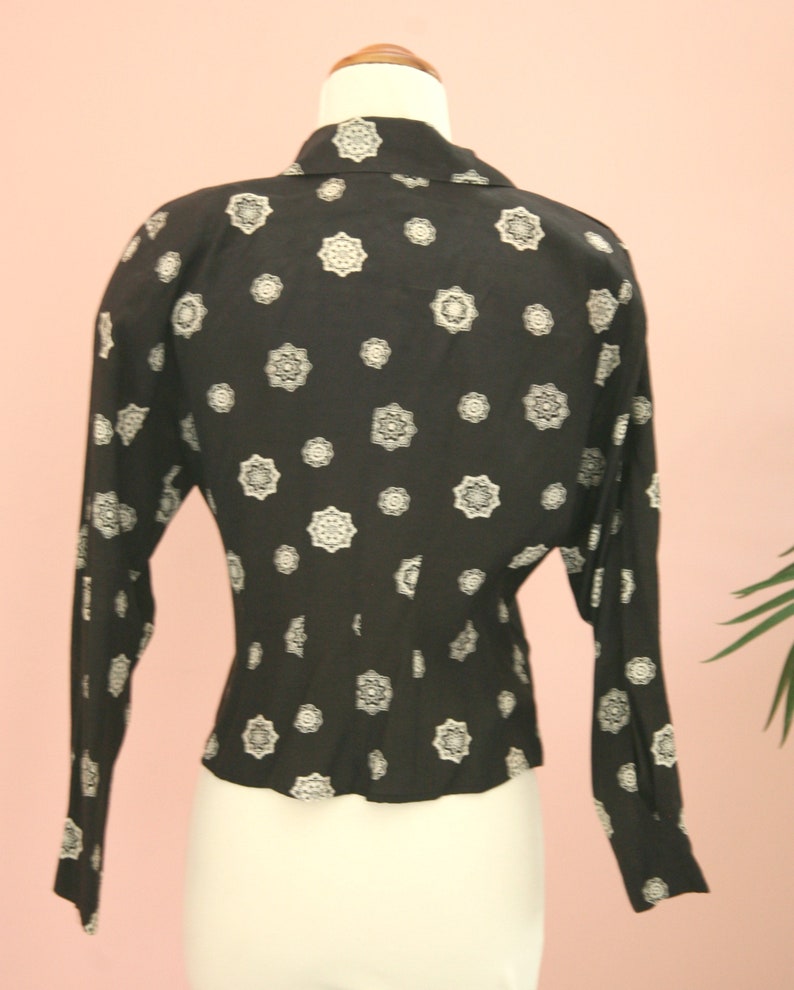 Ladies Black and Ivory Long Sleeve Blouse Circa 1980/'s