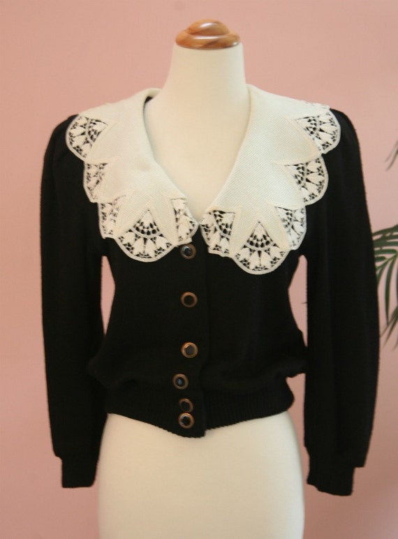 Lace Collar Black Long Sleeve Sweater