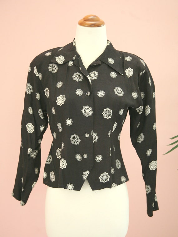 Ladies Black and Ivory  Long Sleeve Blouse Circa … - image 1