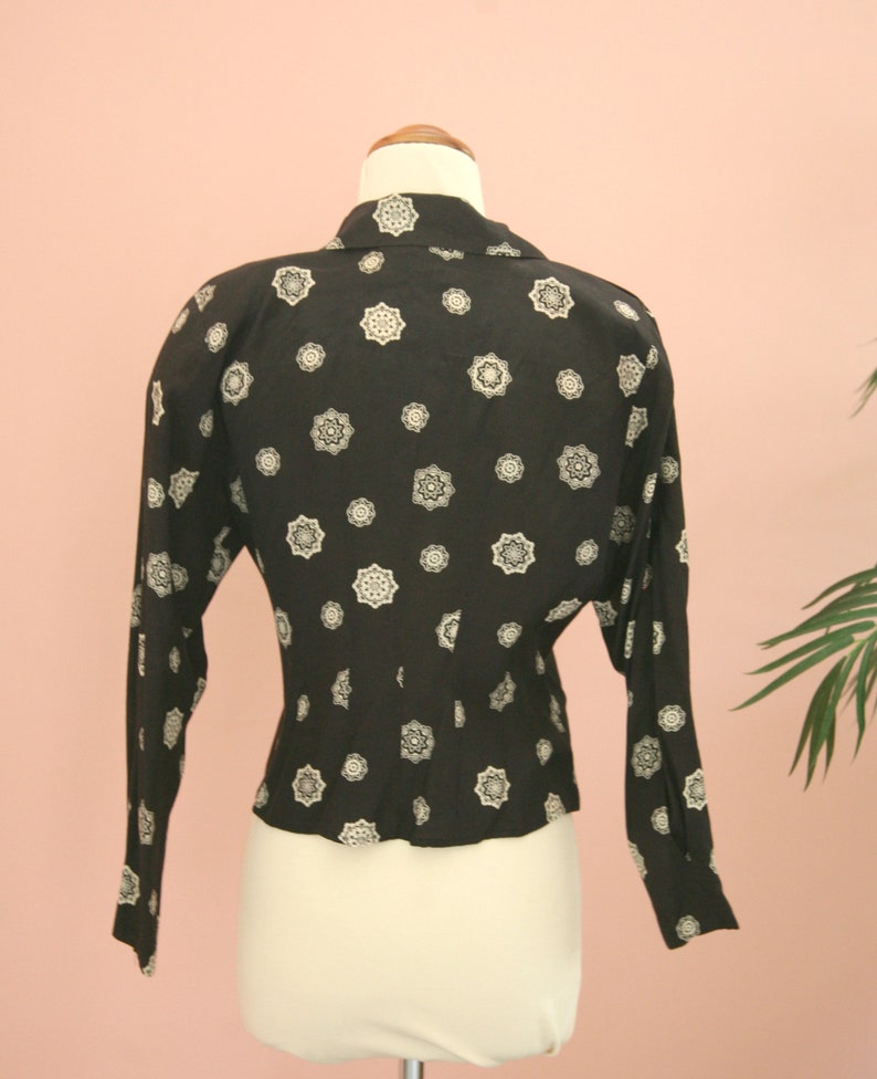 Ladies Black and Ivory Long Sleeve Blouse Circa 1980/'s