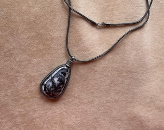 Handmade 1000 sterling silver, natural stone agate necklace with oxidised chain