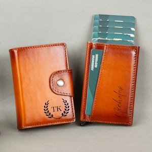 Portafoglio bifold in pelle personalizzabile, capacità 10 carte e scomparto per contanti, regalo minimalista per la festa del papà