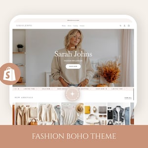 Könnte beinhalten: Ein Website-Mockup mit einem Fashion-Boho-Thema. Die Homepage zeigt eine Frau in einem beigen Sweatshirt. Darunter wird eine Auswahl an Kleidung und Accessoires angezeigt. Der Name der Website ist Sarah Johns.