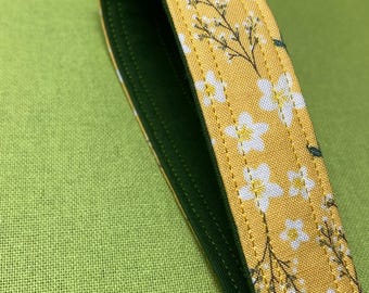 Floral Wristlet Keychain, Fabric Key Fob, Keychain Bracelet, Handmade Wrist Strap for Keys, Key Holder, Gift for Women