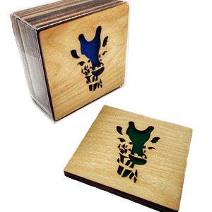 4 Giraffe Coasters madera corte láser natural ecológico respetuoso del medio ambiente abedul de madera contrachapada impermeable y fieltro